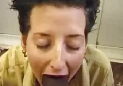 جميلة في سن المراهقة في الحمام جنس عربي