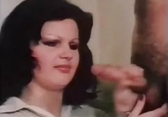 كبيرة الثدي, 2 سكس جنس عربي